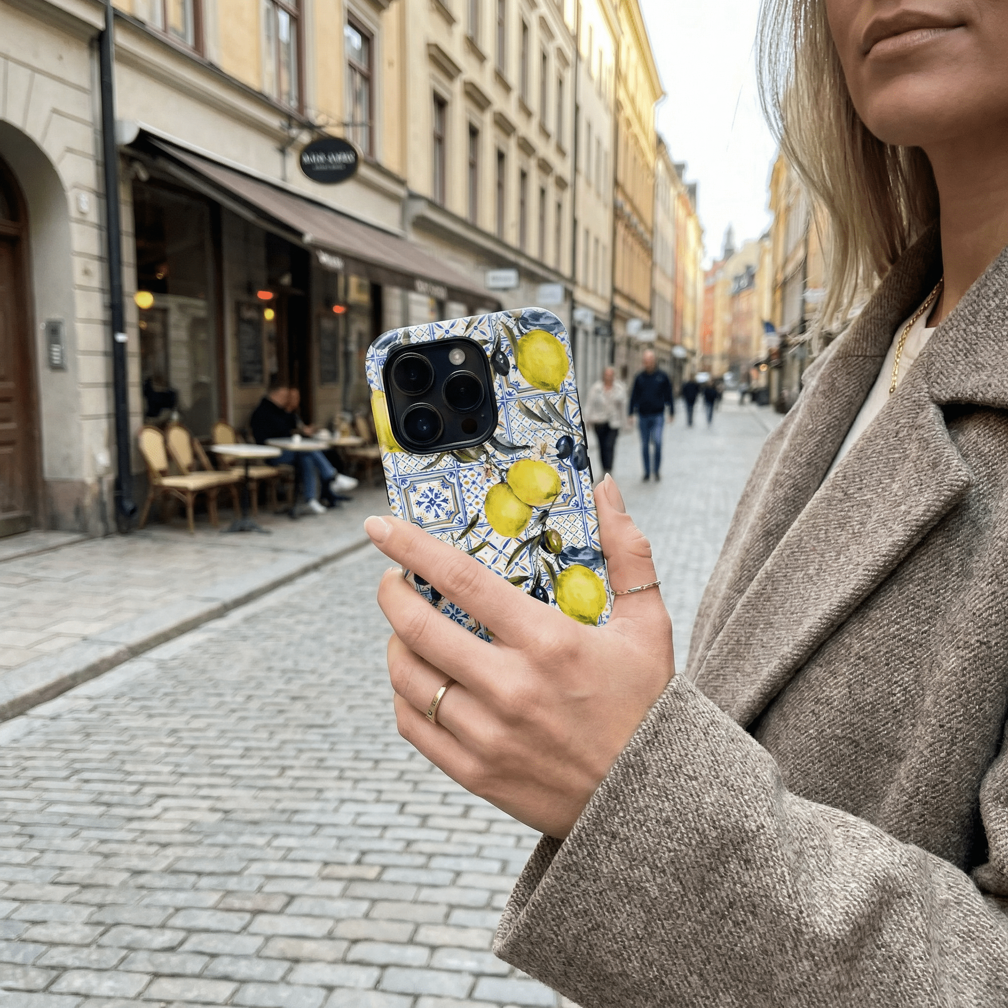 Varför använder så många mobilskal? - Roar Sweden