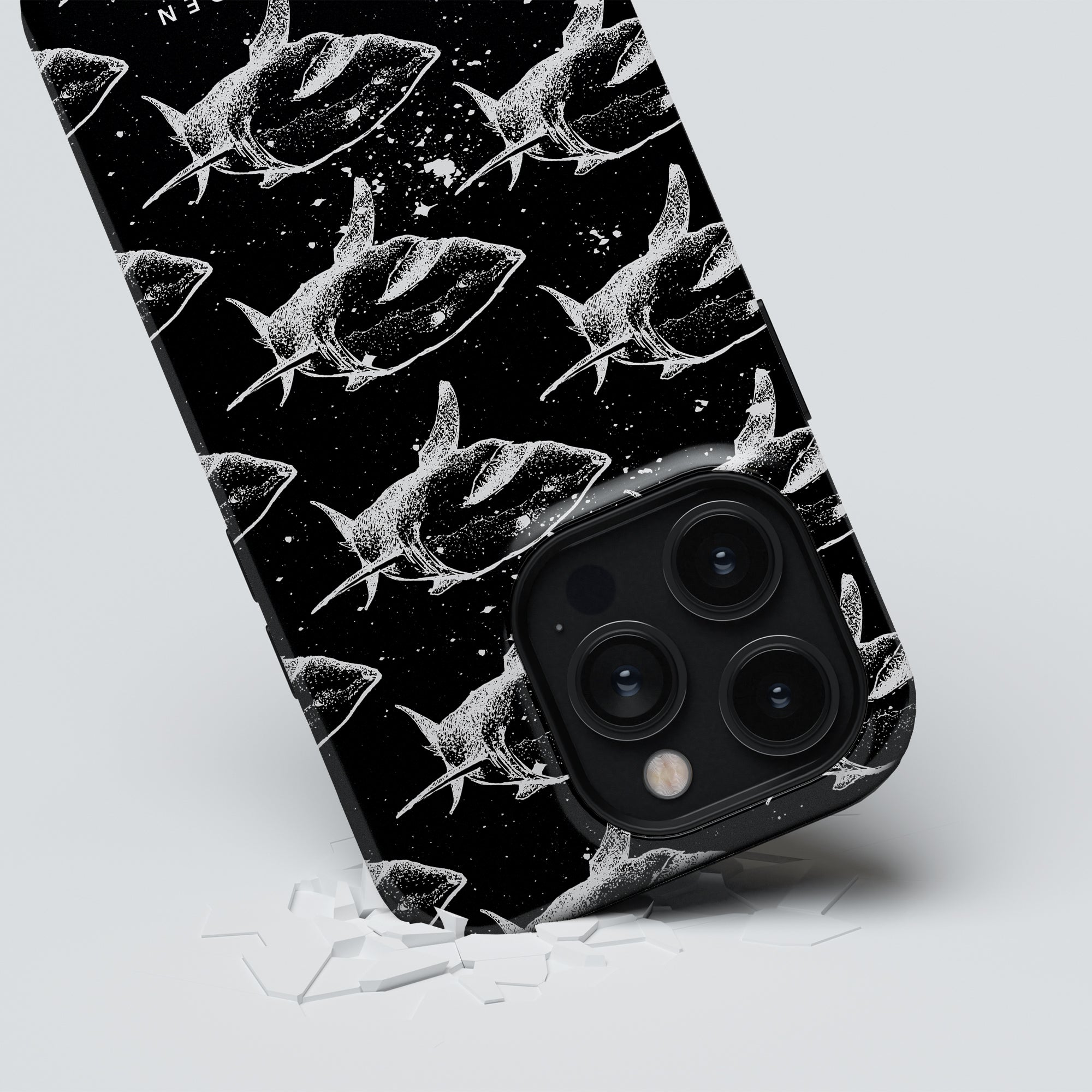 Shark Attack - Magsafe Tough Case - Roar Sweden